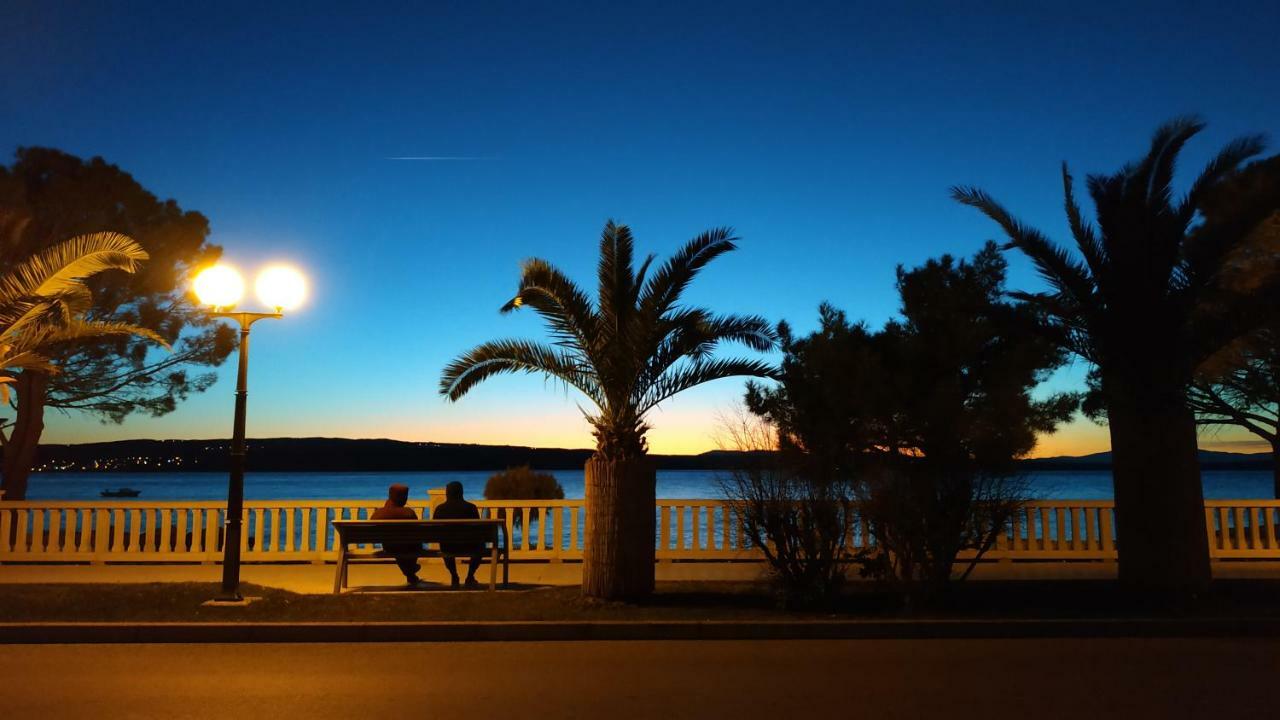 Apartman Katnic By The Beach ツリクヴェニツァ エクステリア 写真
